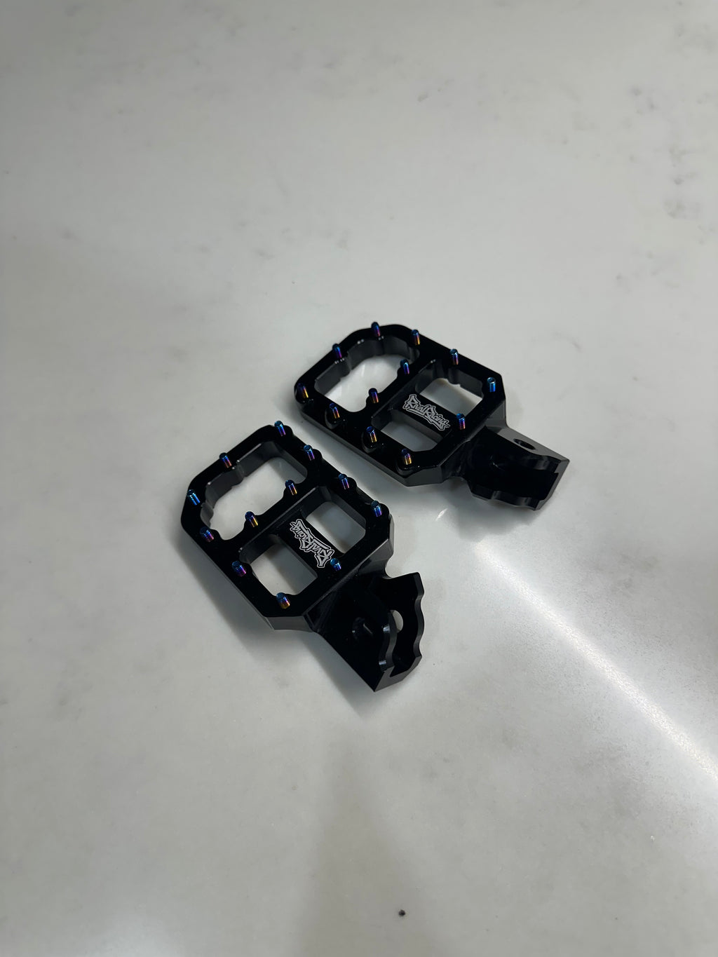 V2 prickly style pegs