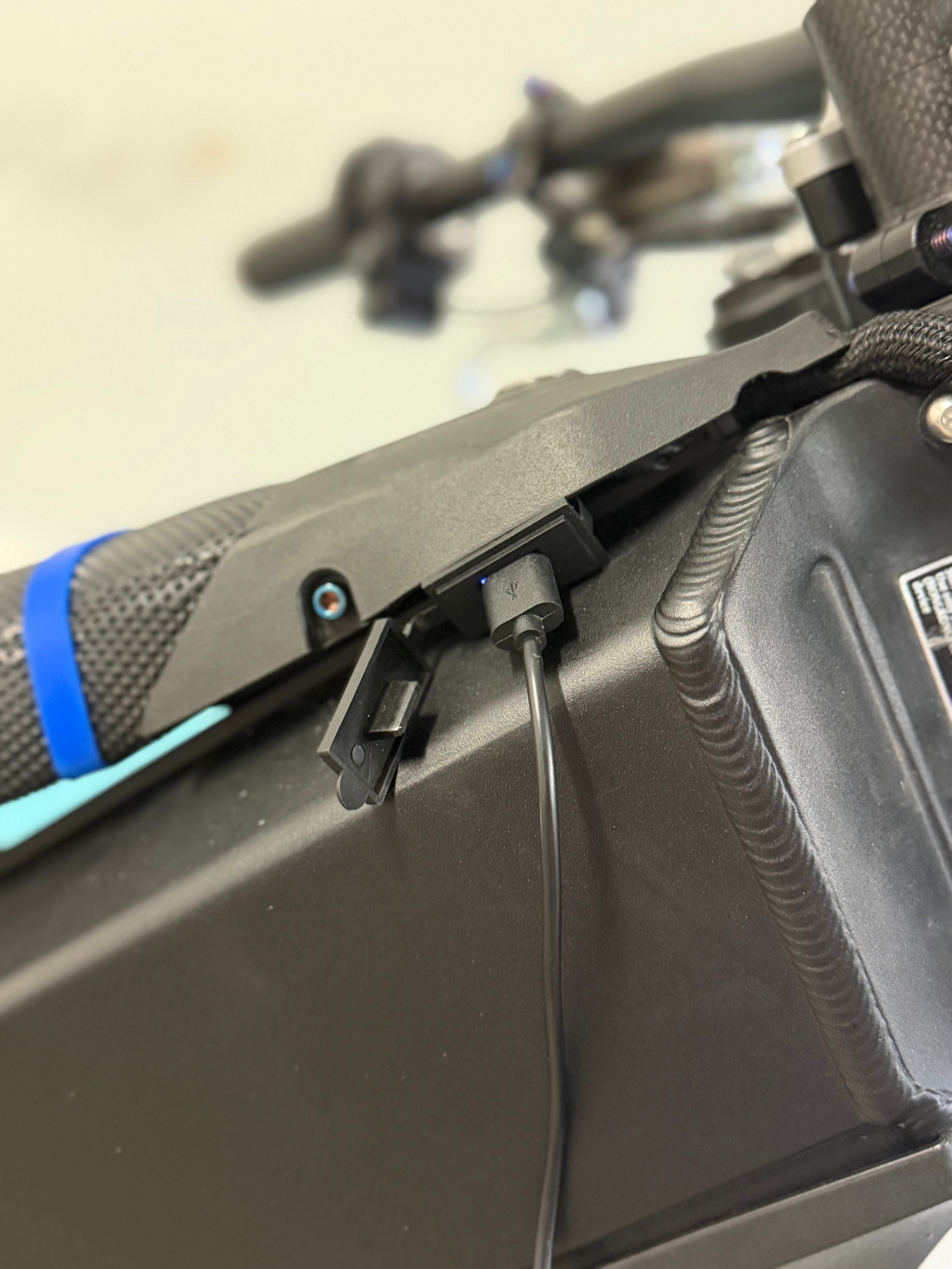 Talaria XXX USB Power Kit